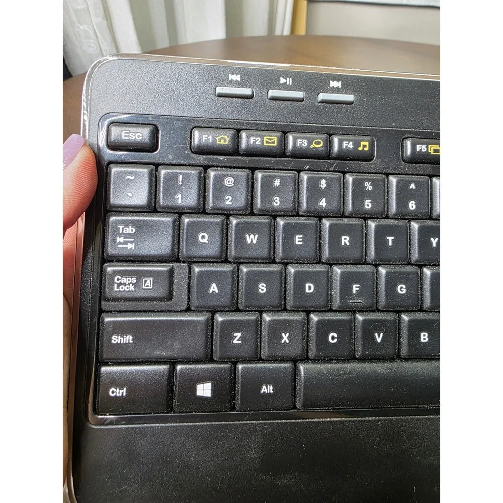 Logitech K520 Wireless Illuminated Keyboard Backlit Full Size Black‎ Y-R0011 F3